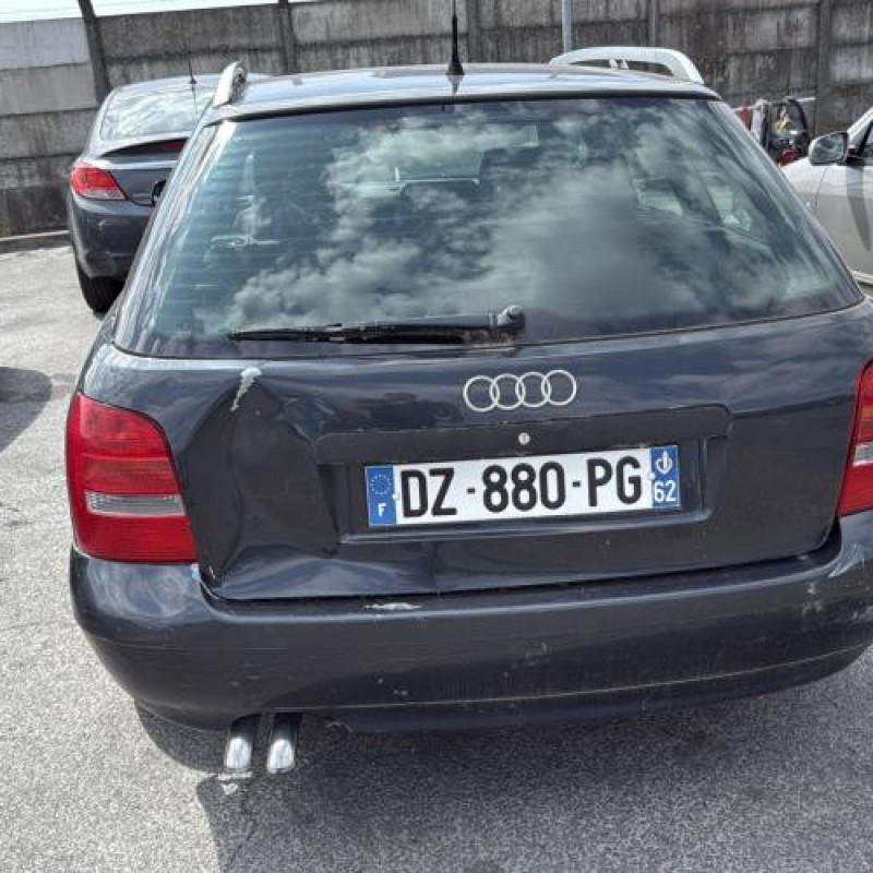 Poignee porte avant gauche AUDI A4 1 Photo n°11