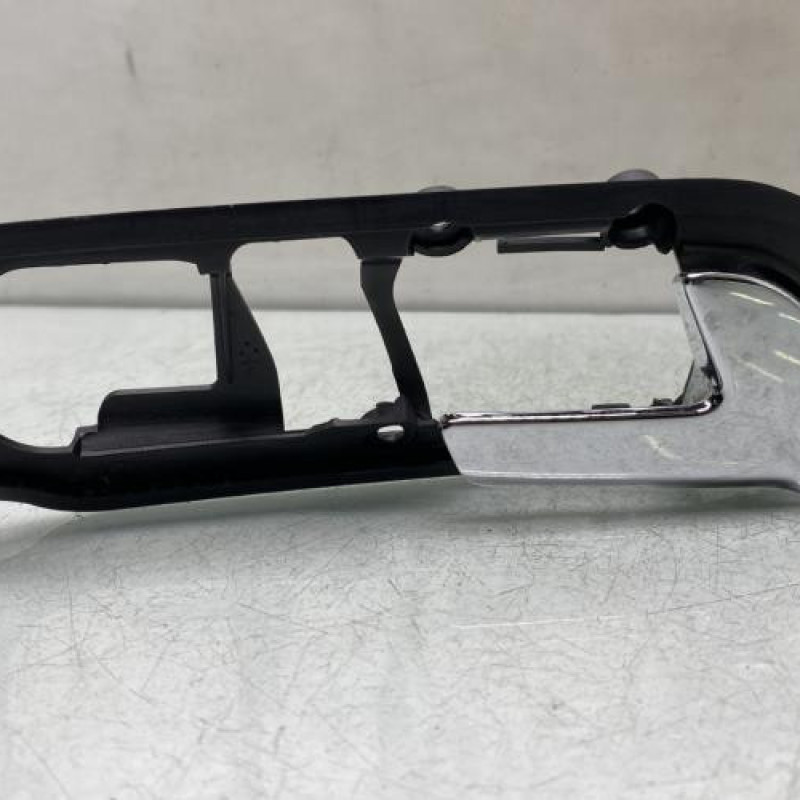 Poignee interieur avant droit VOLKSWAGEN POLO 4 Photo n°1