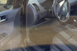 Poignee interieur avant droit VOLKSWAGEN POLO 4