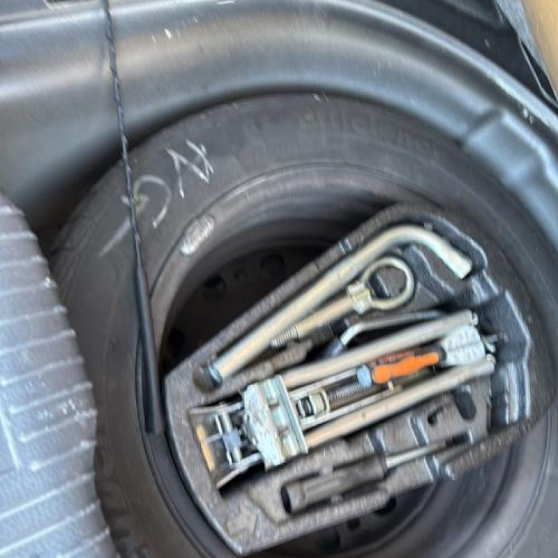 Poignee interieur avant droit VOLKSWAGEN POLO 4 Photo n°20