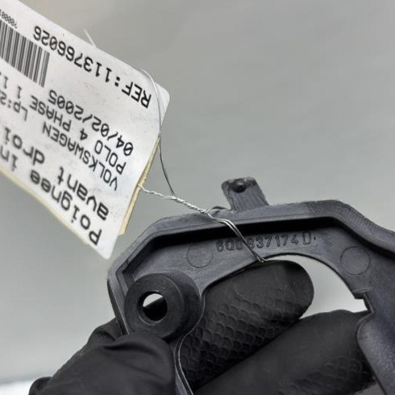 Poignee interieur avant droit VOLKSWAGEN POLO 4 Photo n°4