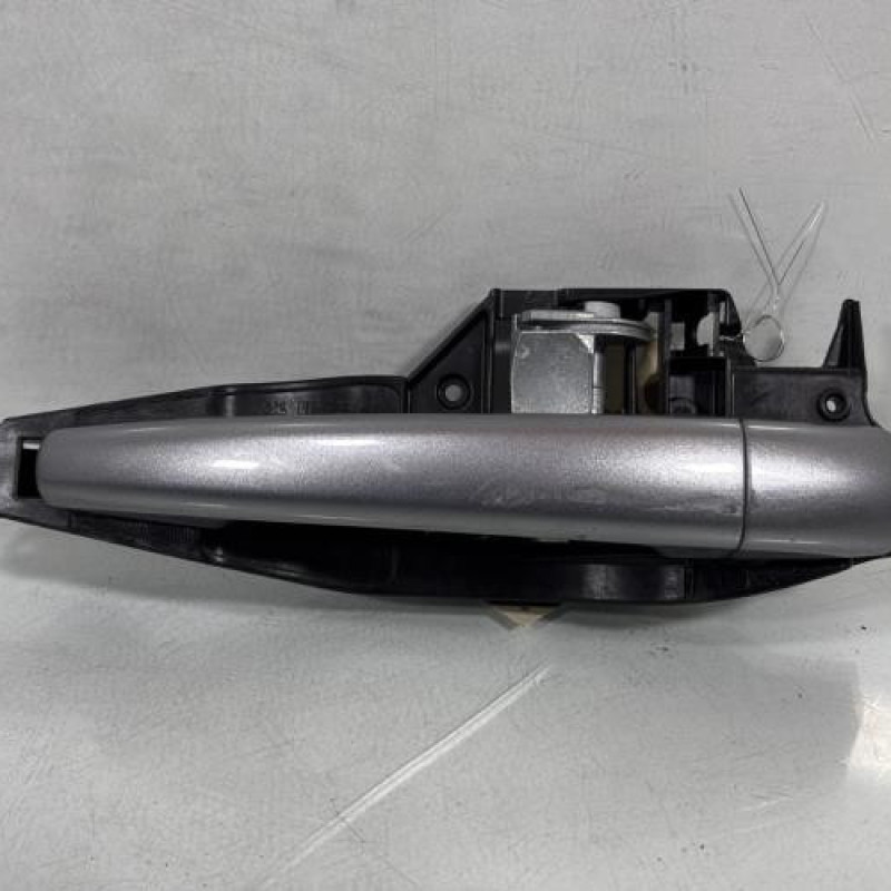 Poignee porte arriere gauche PEUGEOT 2008 1 Photo n°1