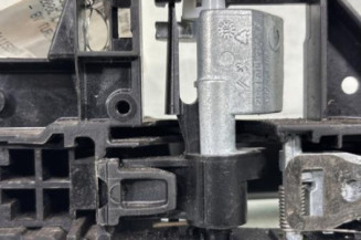 Poignee porte arriere gauche PEUGEOT 2008 1