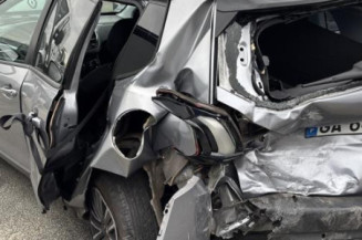 Poignee porte arriere gauche PEUGEOT 2008 1