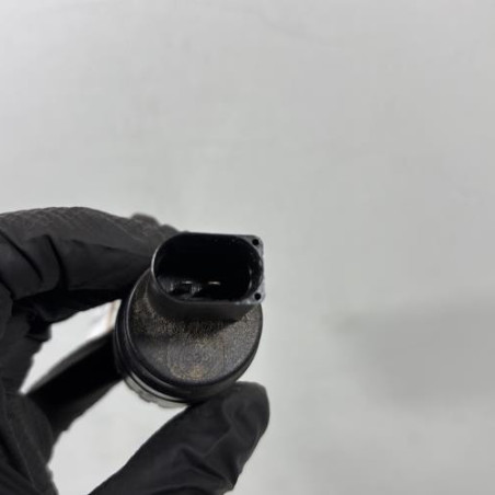 Pompe lave glace arriere VOLKSWAGEN TOURAN 3