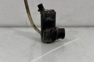 Pompe lave glace avant TOYOTA RAV4 2 Photo n°1