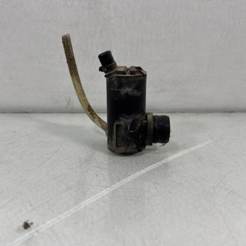 Pompe lave glace avant TOYOTA RAV4 2 Photo n°1