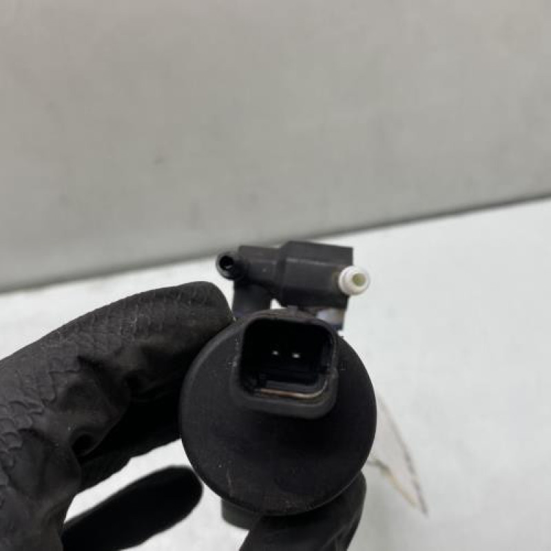 Pompe lave glace avant RENAULT CLIO 3 Photo n°3