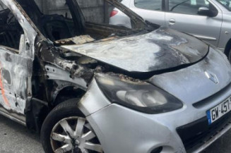 Pompe lave glace avant RENAULT CLIO 3