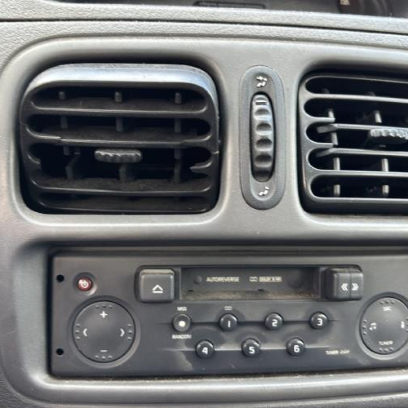 Pompe à carburant RENAULT CLIO 2 Photo n°20