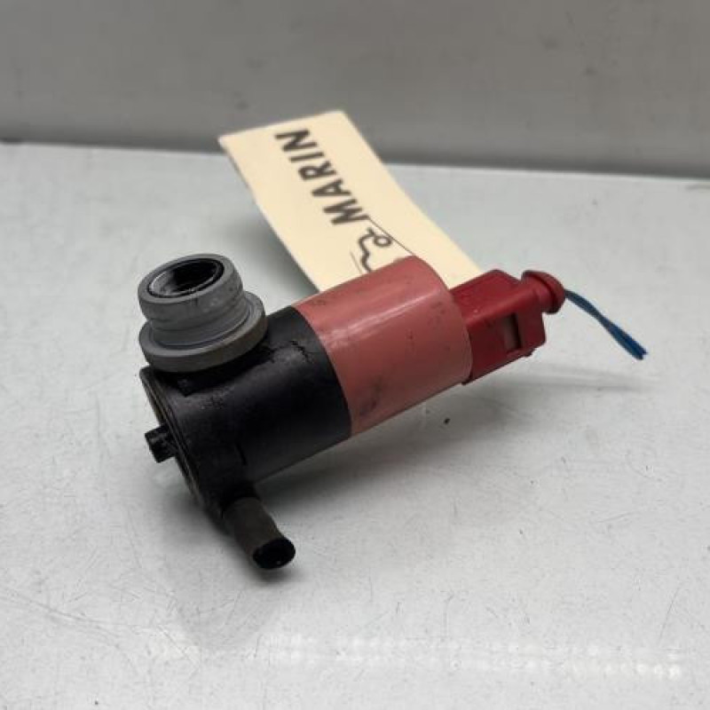 Pompe lave glace avant TOYOTA YARIS 2 Photo n°2