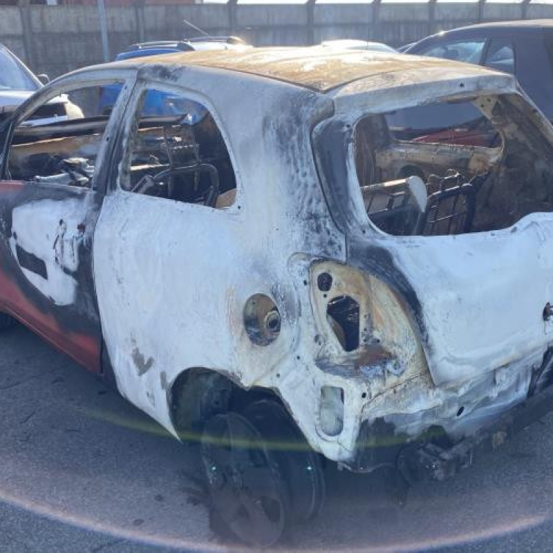 Pompe lave glace avant TOYOTA YARIS 2 Photo n°8