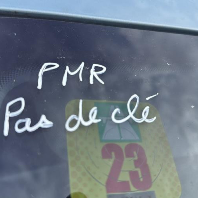 Bouton de coffre AUDI A6 3 Photo n°7