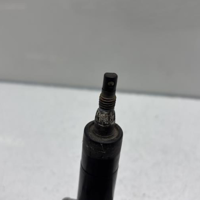 Moteur essuie glace arriere VOLKSWAGEN POLO 4 Photo n°2