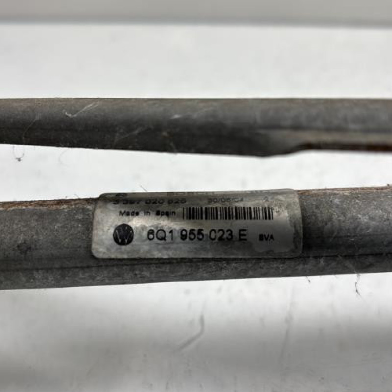 Moteur essuie glace avant VOLKSWAGEN POLO 4 Photo n°6