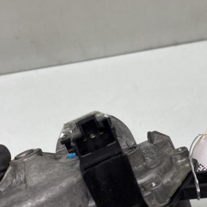 Moteur essuie glace arriere PEUGEOT 107 Photo n°4
