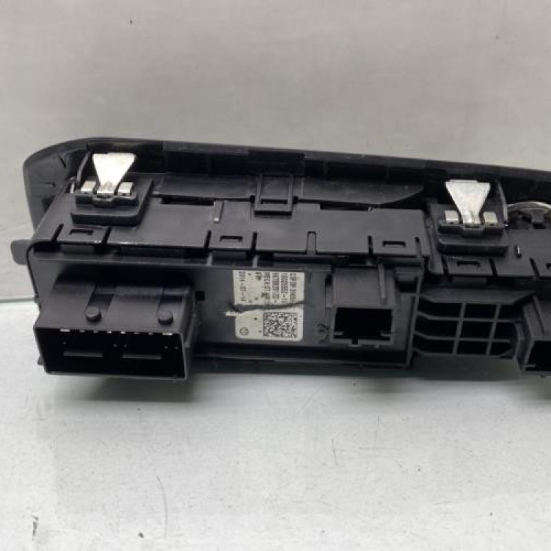 Interrupteur de leve vitre avant gauche PEUGEOT 308 2 Photo n°2