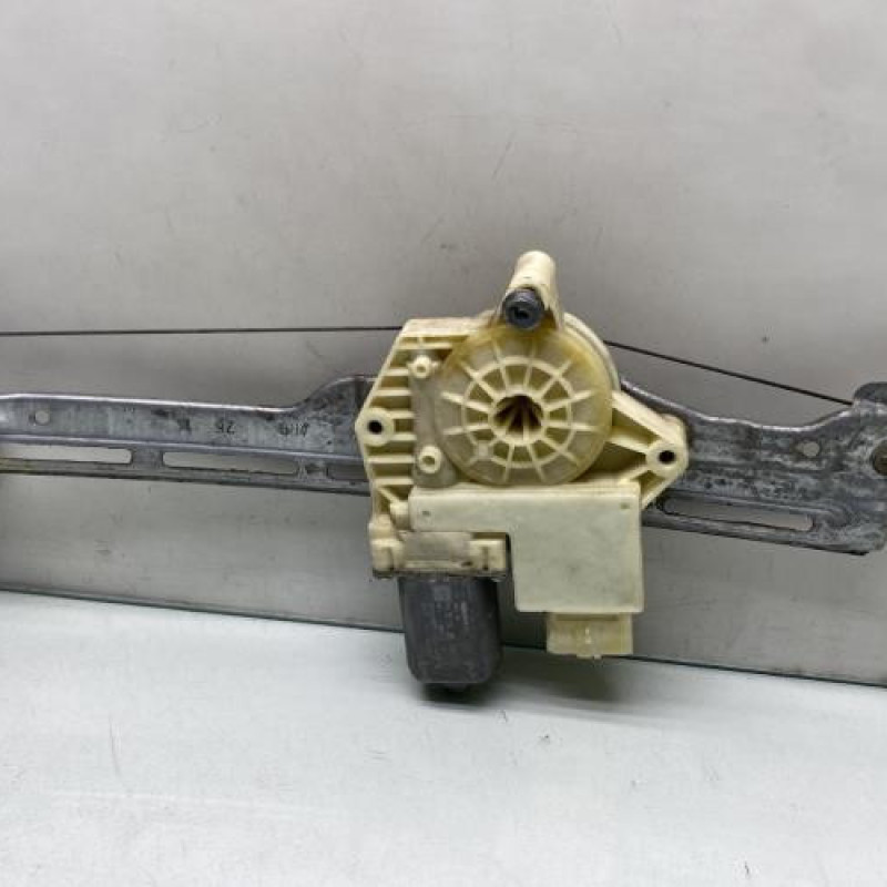 Leve vitre electrique arriere gauche PEUGEOT 308 2 Photo n°3