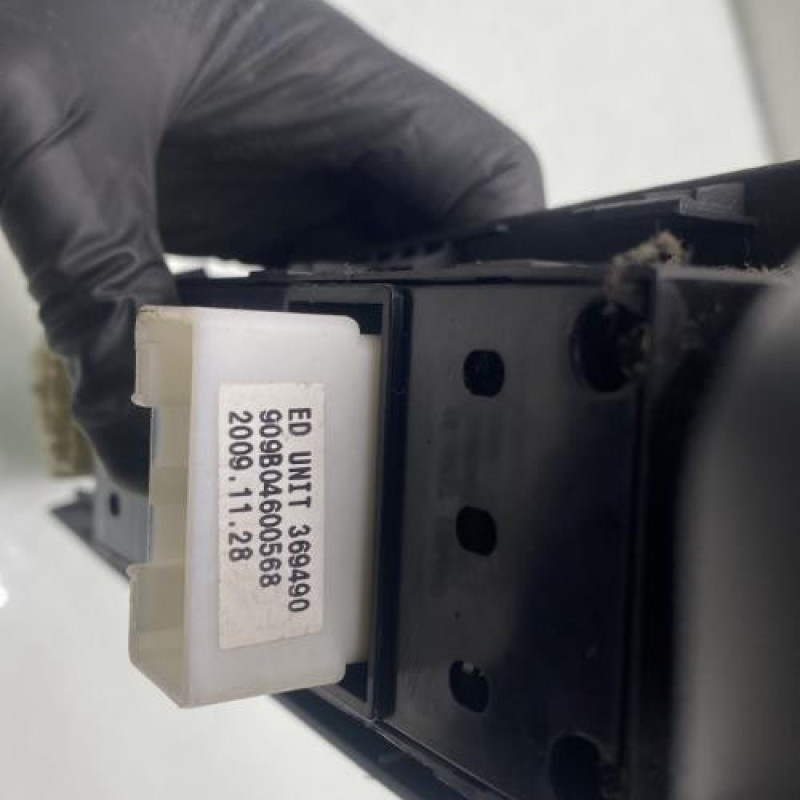 Interrupteur de leve vitre avant gauche KIA CEE-D 1 SPORT WAGON Photo n°5