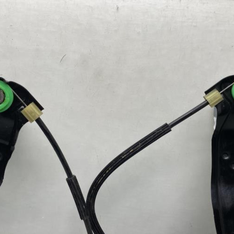 Leve vitre electrique avant gauche FORD FOCUS 3 Photo n°4