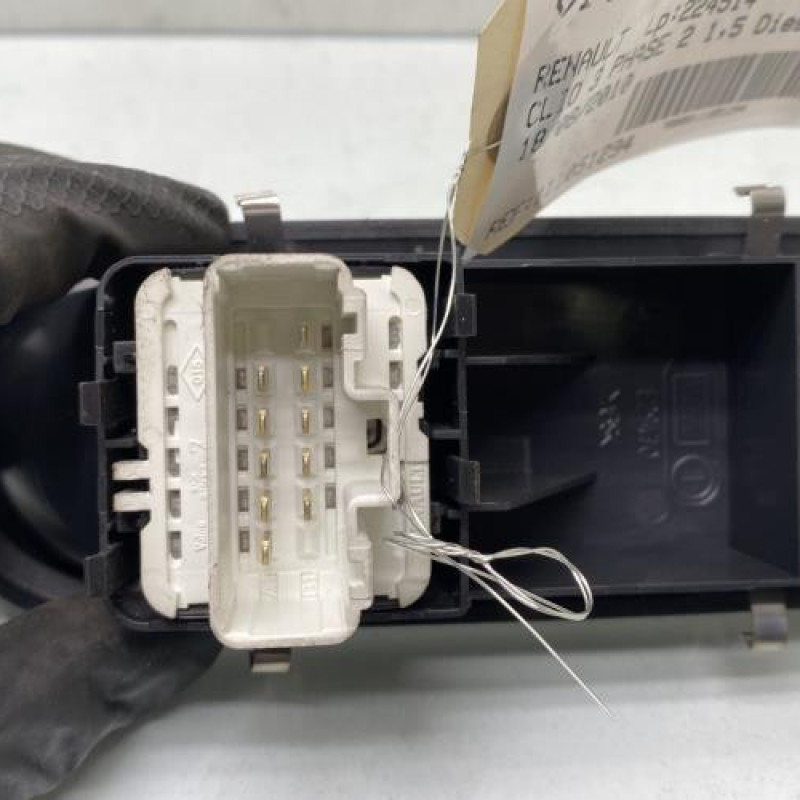 Interrupteur de leve vitre avant gauche RENAULT CLIO 3 Photo n°3