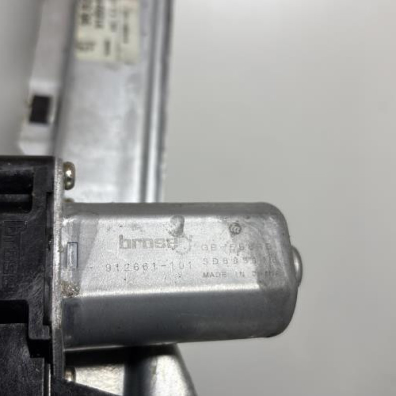 Leve vitre electrique avant droit PEUGEOT 5008 1 Photo n°10