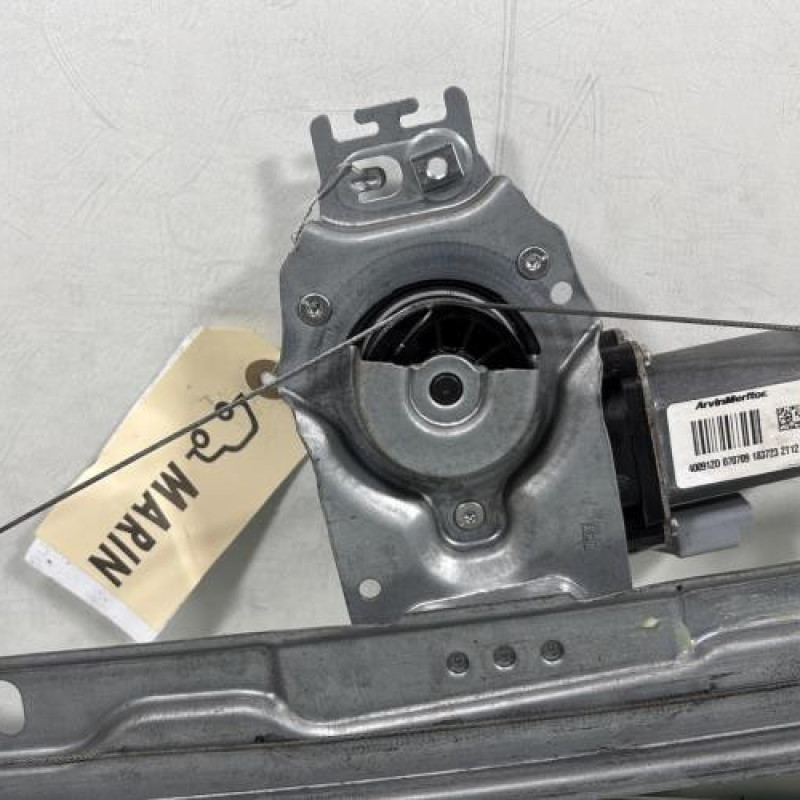 Leve vitre electrique avant droit PEUGEOT 207 Photo n°8