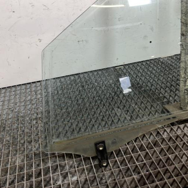 Vitre avant gauche KIA SORENTO 1 Photo n°2