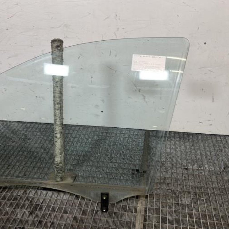 Vitre avant gauche KIA SORENTO 1 Photo n°3