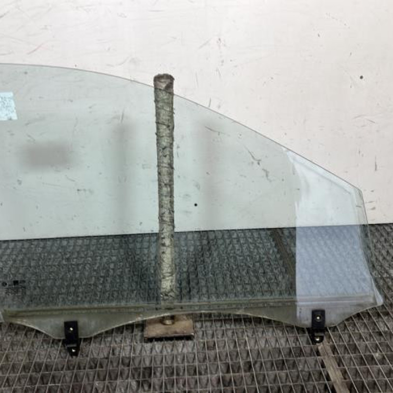 Vitre avant gauche KIA SORENTO 1 Photo n°4