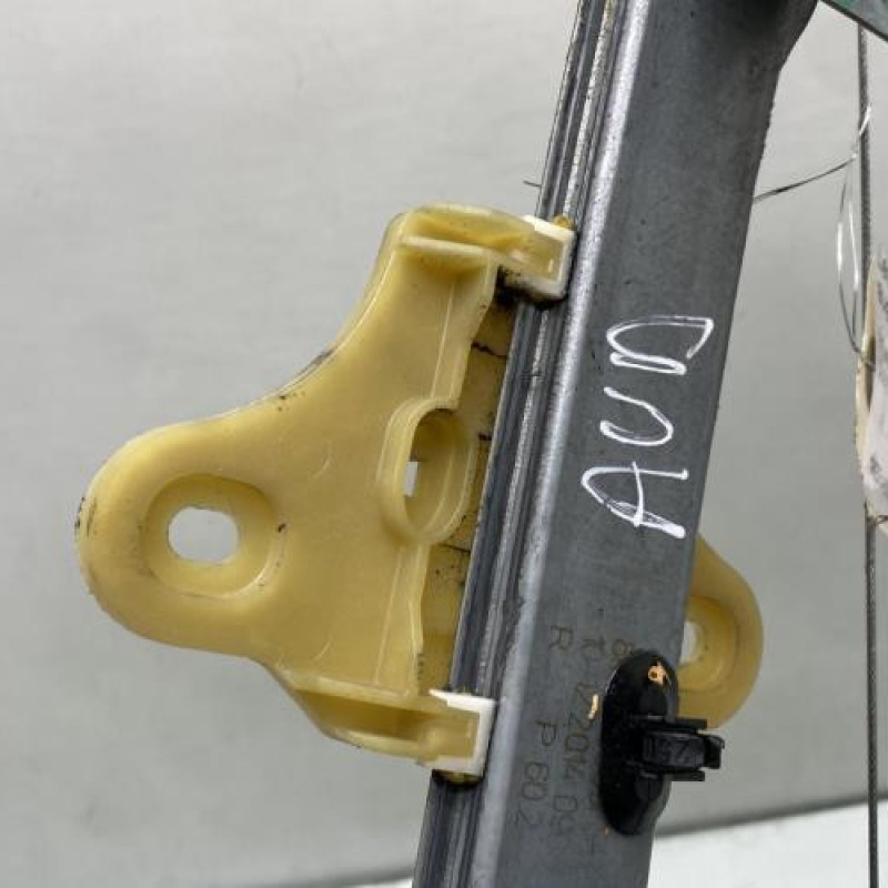 Leve vitre electrique avant droit RENAULT CLIO 4 Photo n°3