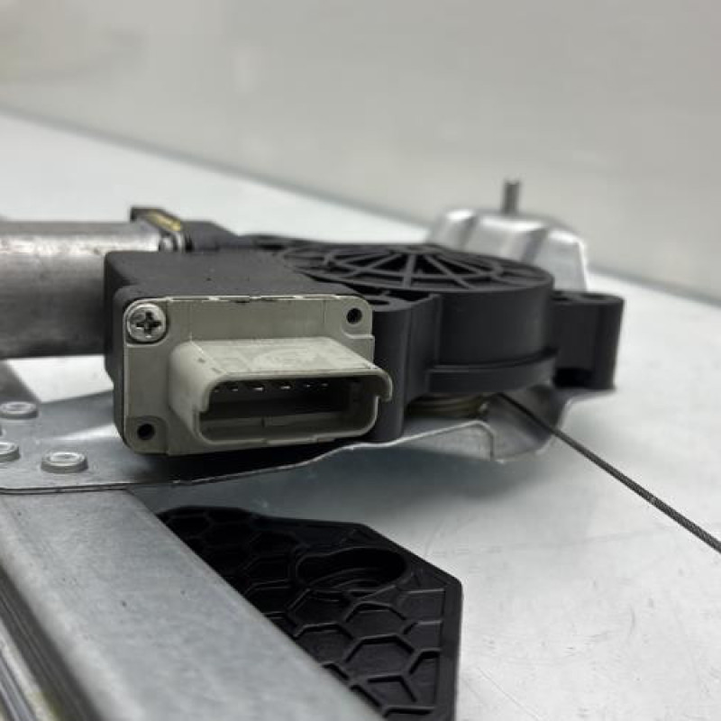 Leve vitre electrique avant gauche DACIA SANDERO 2 Photo n°5