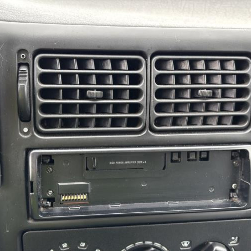 Moteur essuie glace avant VOLKSWAGEN POLO 3 Photo n°19