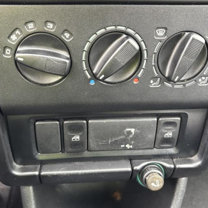 Moteur essuie glace avant VOLKSWAGEN POLO 3 Photo n°20