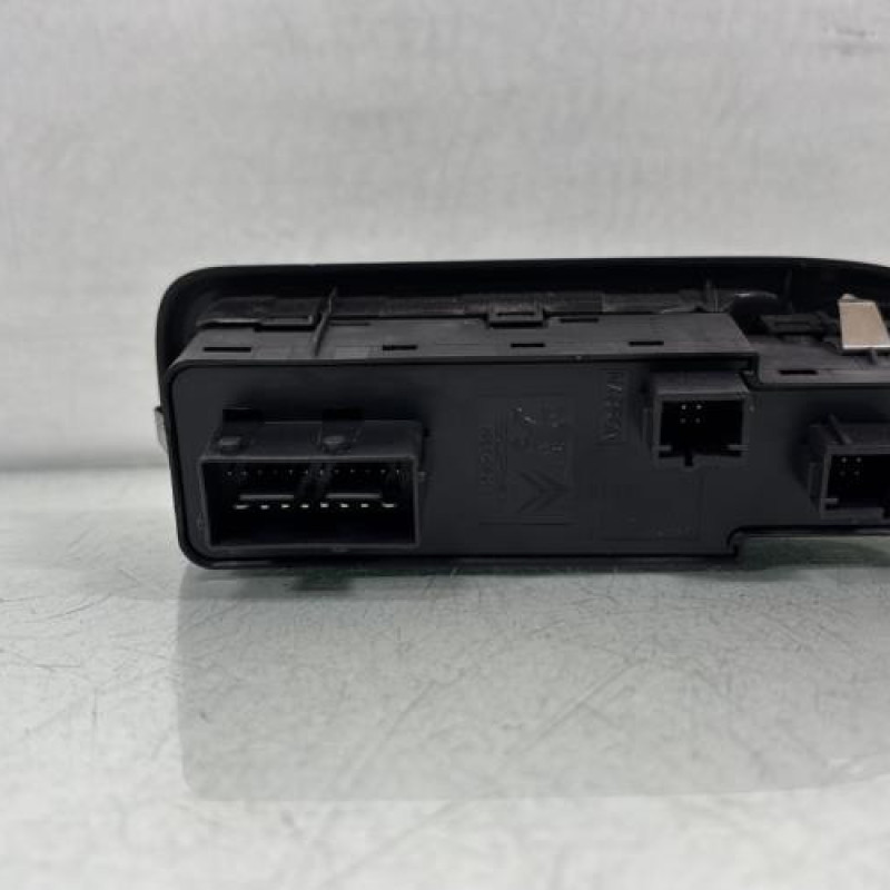 Interrupteur de leve vitre avant gauche PEUGEOT 508 1 Photo n°4