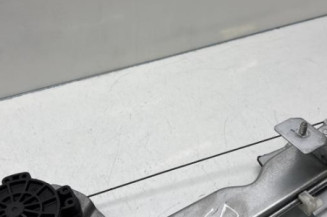 Leve vitre electrique avant droit DACIA SANDERO 1