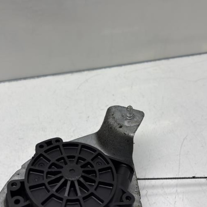 Leve vitre electrique avant gauche DACIA SANDERO 1 Photo n°4