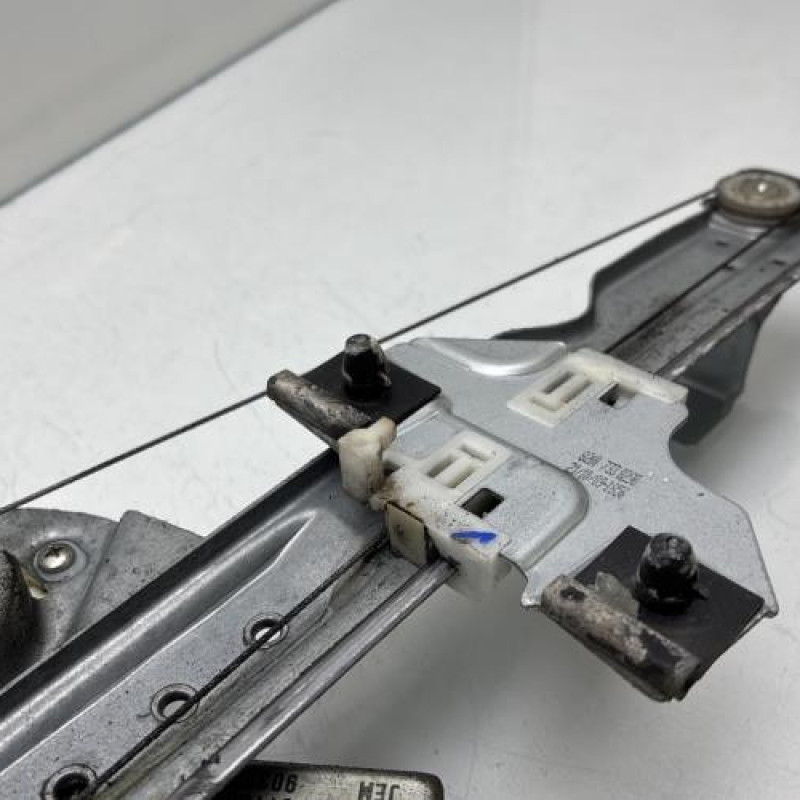 Leve vitre electrique avant gauche DACIA SANDERO 1 Photo n°7