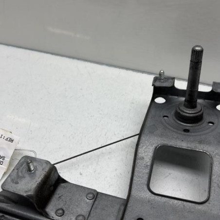 Leve vitre mecanique arriere droit DACIA SANDERO 1