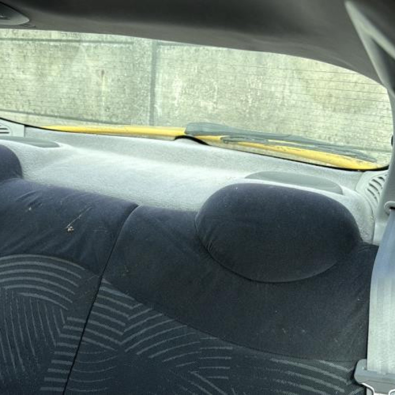 Vitre avant gauche RENAULT MEGANE 1 Photo n°16