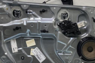 Leve vitre electrique avant gauche VOLKSWAGEN POLO 4 Photo n°1