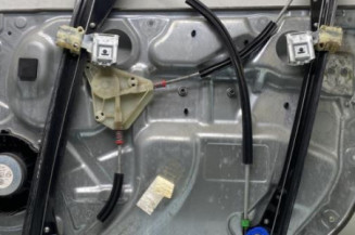 Leve vitre electrique avant gauche VOLKSWAGEN POLO 4