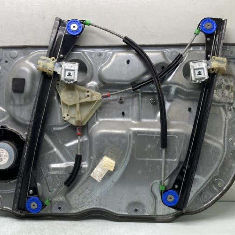 Leve vitre electrique avant gauche VOLKSWAGEN POLO 4 Photo n°3