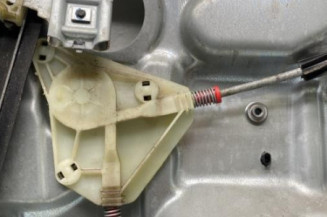 Leve vitre electrique avant gauche VOLKSWAGEN POLO 4