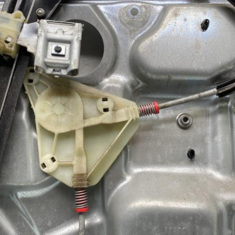 Leve vitre electrique avant gauche VOLKSWAGEN POLO 4 Photo n°4