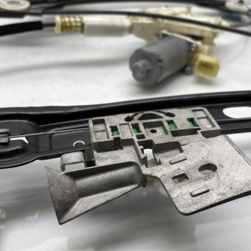 Leve vitre electrique arriere gauche MERCEDES CLASSE CLS 219 Photo n°9