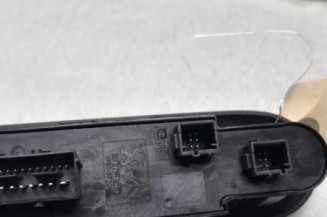 Interrupteur de leve vitre avant gauche PEUGEOT 3008 1