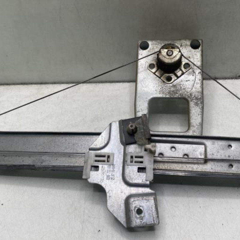 Leve vitre mecanique arriere droit DACIA SANDERO 1 Photo n°1