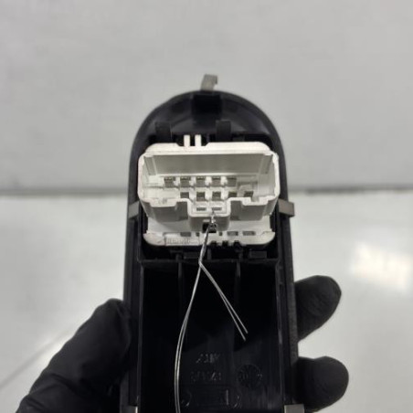 Interrupteur de leve vitre avant gauche RENAULT CLIO 3