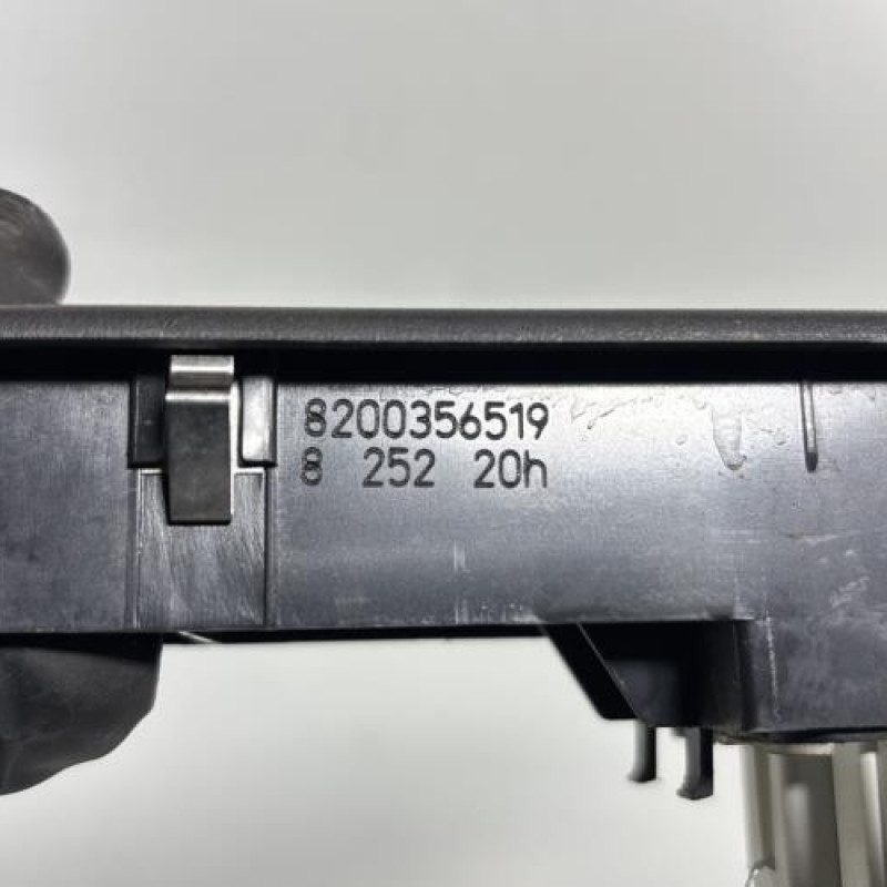 Interrupteur de leve vitre avant gauche RENAULT CLIO 3 Photo n°4